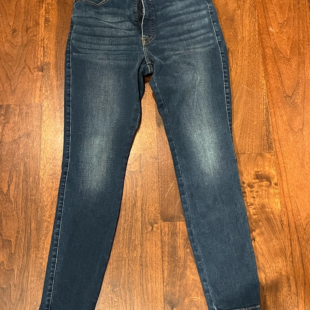 Lucky Brand Dark Blue Women's Skinny Jeans.  Size 4.
